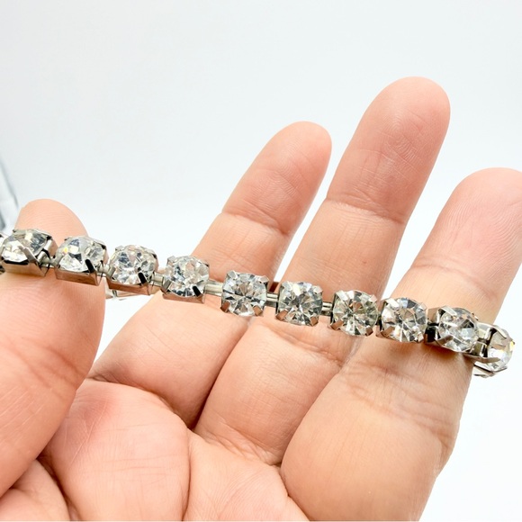 Silver Tone Rhinestone Tennis Stretch Bracelet Clear Crystal - Picture 6 of 7